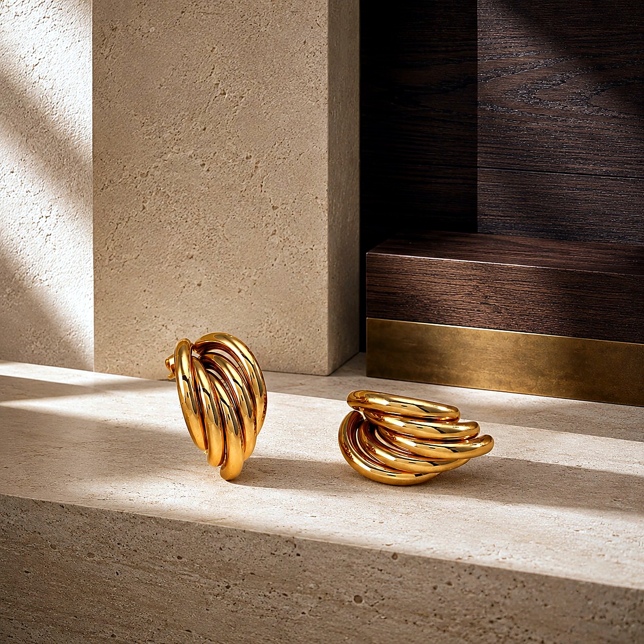 Aretes Nudo Dorado Ondulado
