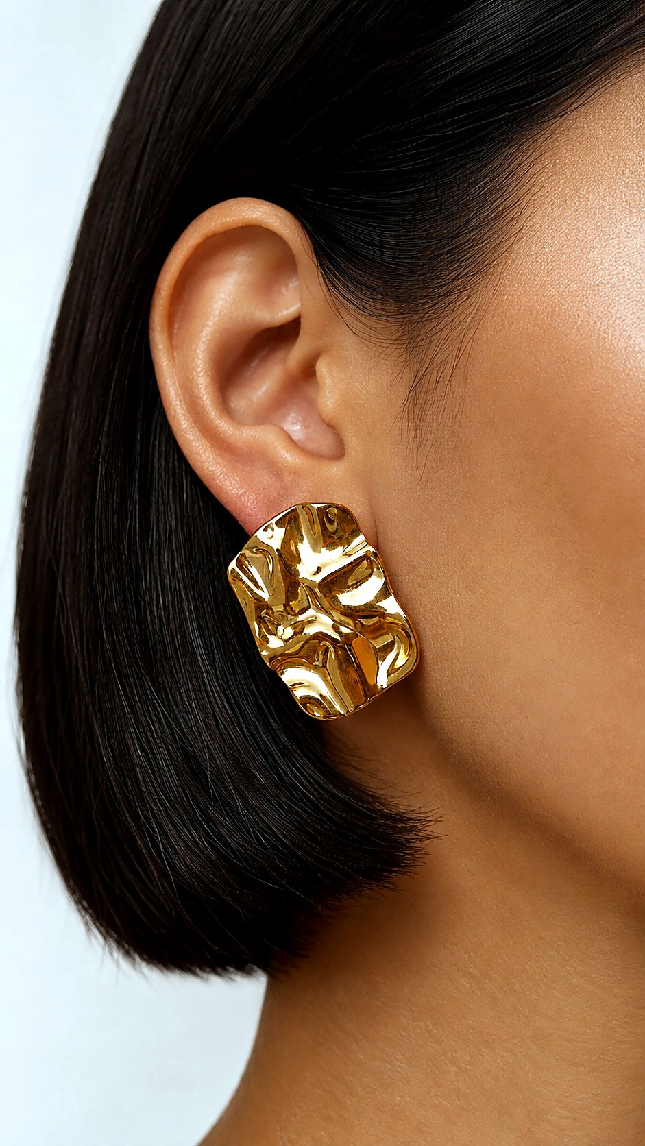 Aretes Cuadrado Martillado Dorado