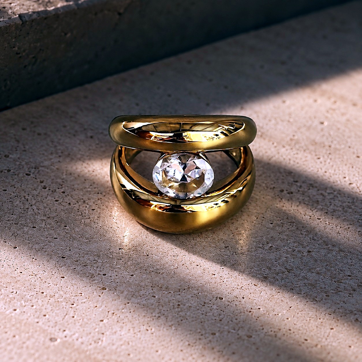 Anillo Dorado Ancho Zirconia
