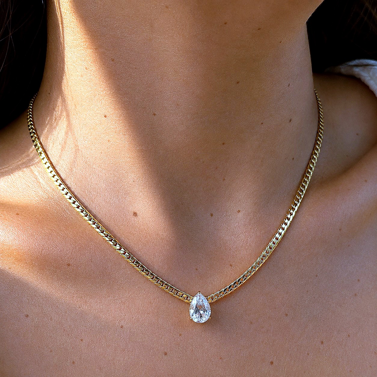 Collar Fino Dorado Dije Pera